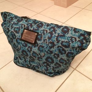 Betsey Johnson blue leopard digital bag