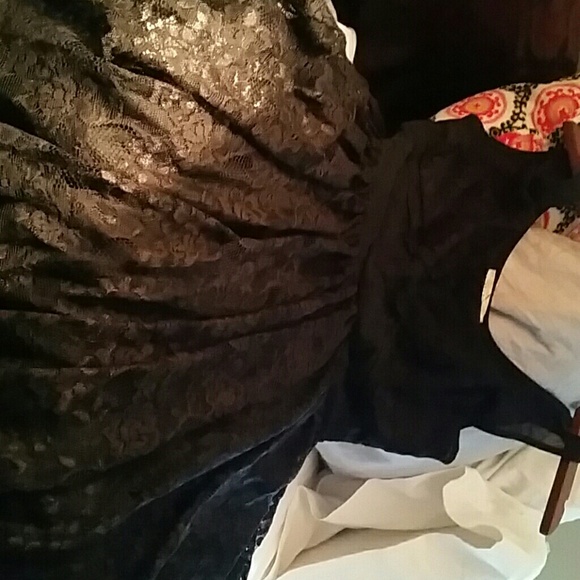 Black dressed - Picture 1 of 1
