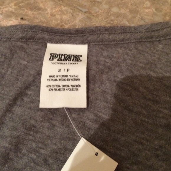 •SOLD• NWT vs pink top - Picture 2 of 3