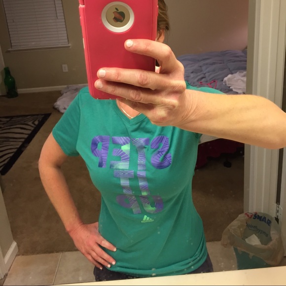 🌸ADIDAS TEE🌸 - Picture 3 of 4