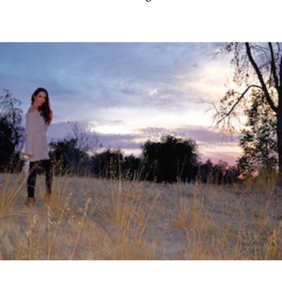 Sold out💞Off The Shoulders knitted Sweater - Picture 2 of 2