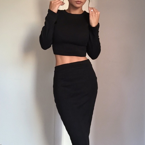 •SOLD OUT•"2 Piece Winter Midi" in Black - Picture 2 of 4