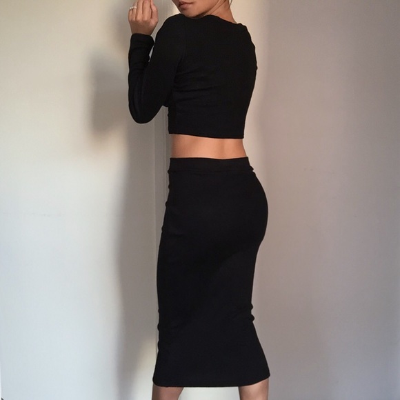 •SOLD OUT•"2 Piece Winter Midi" in Black - Picture 3 of 4