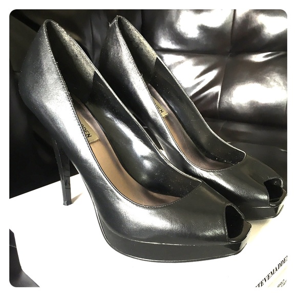 Steve Madden Black Peep-Toe Heels