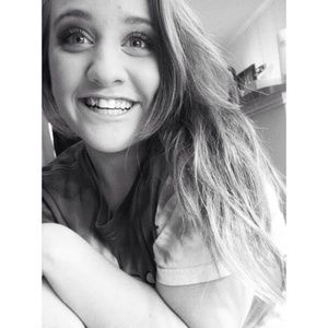 Meet your Posher, Olivia