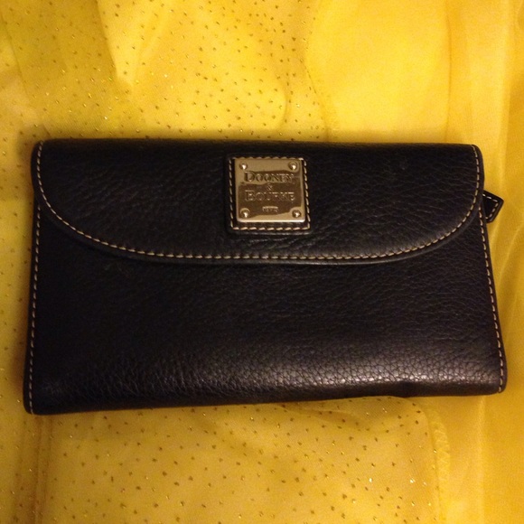 Dooney & Bourke Handbags - Dooney & Bourke wallet with checkbook