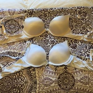 Two 32 B aerie Brooke bras