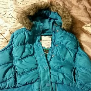 Puff vest with detachable hood