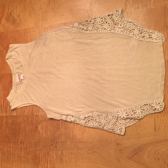 🔴Not For Sale🔴XS knitted tan tank with lace