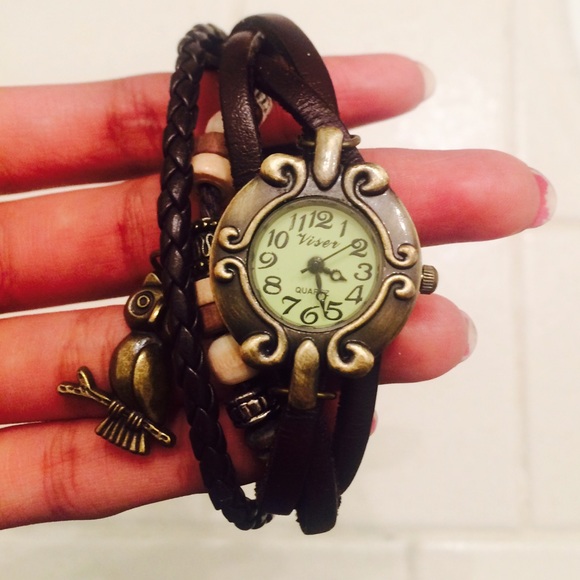 Brown trinket watch