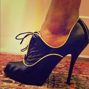 Gucci stiletto booties