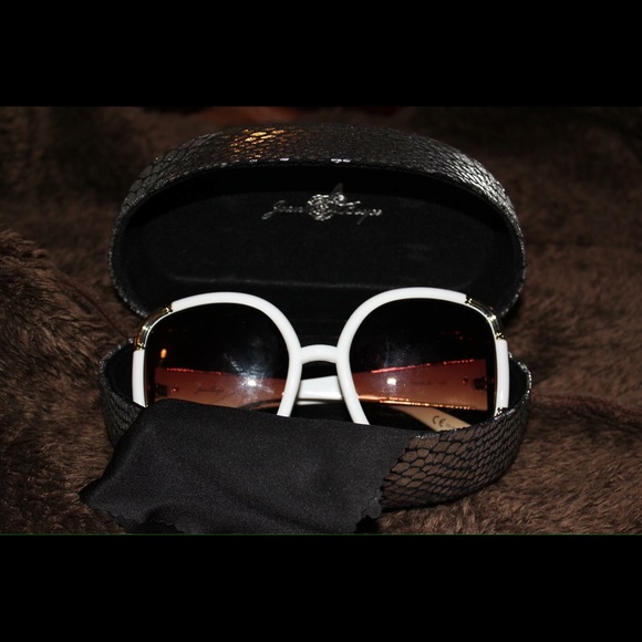 Sold Women's sunglasses with hard case