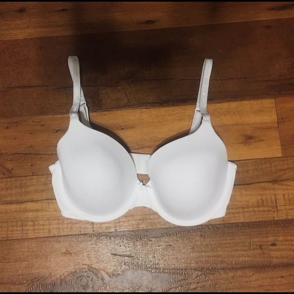 Victoria Secret Bra // lightly lined