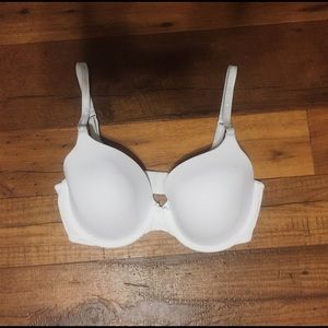 Victoria Secret Bra // lightly lined