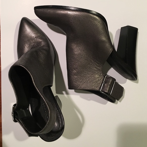 Pour La Victoire Zuri metallic leather ankle boots