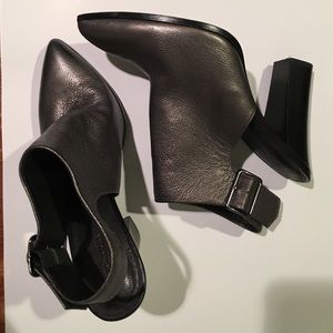 Pour La Victoire Zuri metallic leather ankle boots
