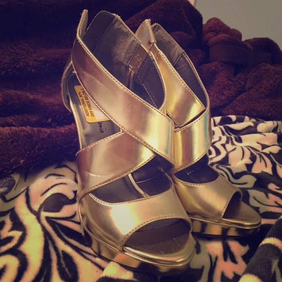 GOLD HEELS👠👑