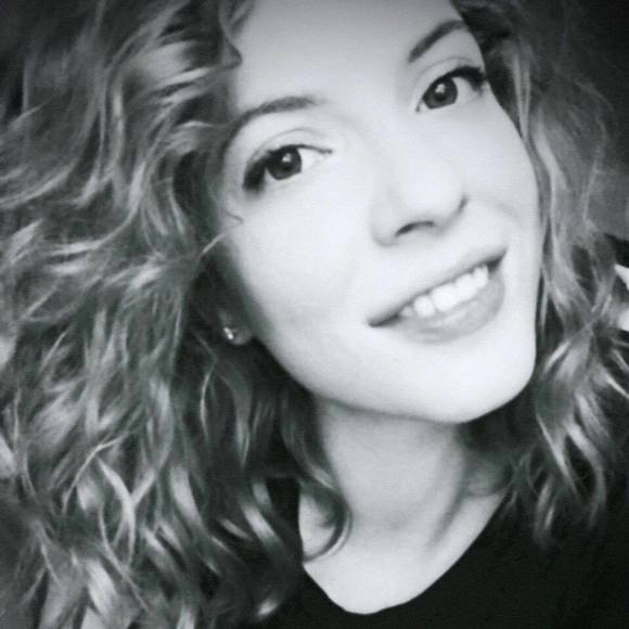 Meet your Posher, Brittany - Picture 1 of 1