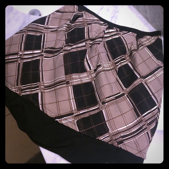 Bcbg size four skirt.