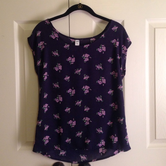 navy/floral blouse!