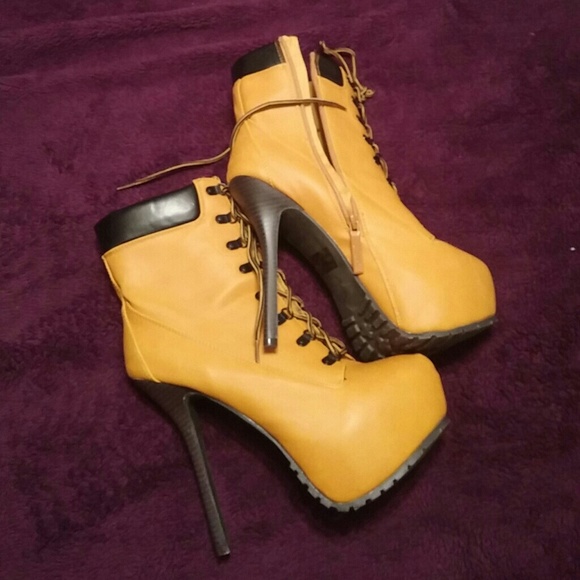 🌲🌲🌲C-Mas weekend sale🌲🌲🌲Combat ankle heels