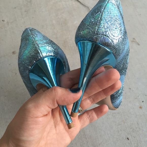 MIU MIU authentic holographic pumps Sz 6 - Picture 2 of 4