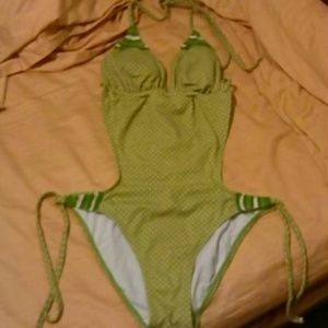 Green swimsuit one piece w/white polka dots