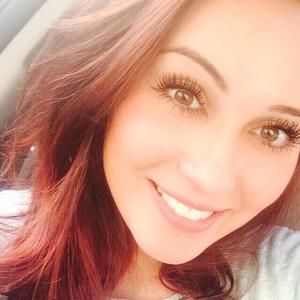 Meet your Posher, Yvette