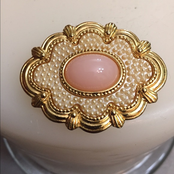 💕Pink stone pin