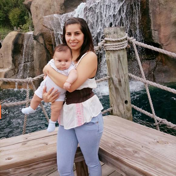 Meet your Posher, Dinora - Picture 1 of 1