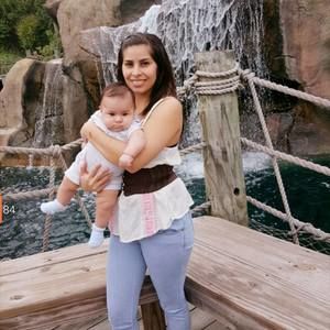 Meet your Posher, Dinora