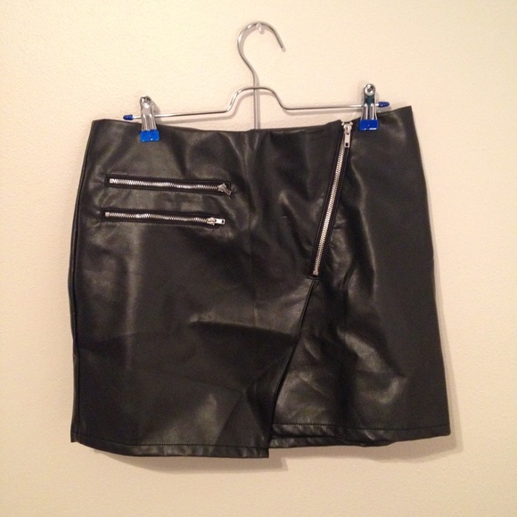 NWT Black Faux Leather HM Skirt size 12