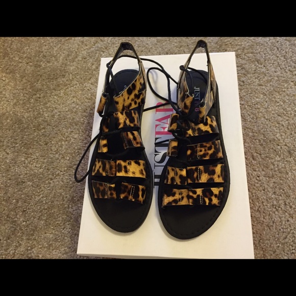 Shoes - flats