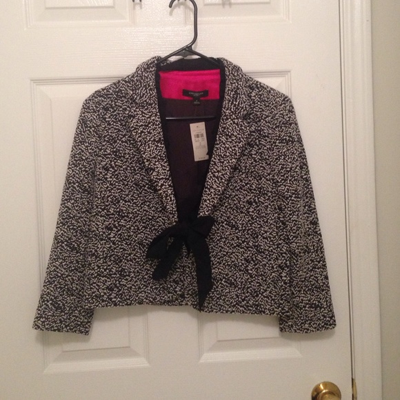 Ann Taylor black and white cropped blazer