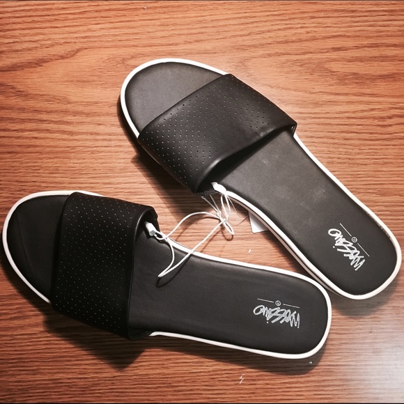 mossimo slide on sandals