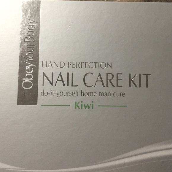 Dermalactives- Nail Care Kit (home manicure) -Kiwi