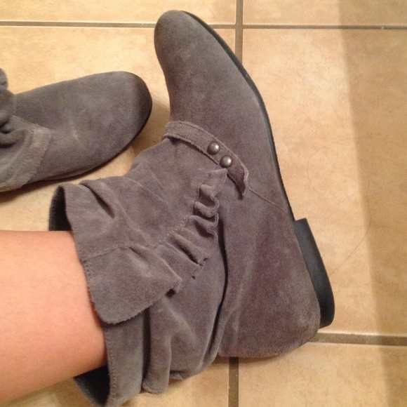 Grey suede booties EUC