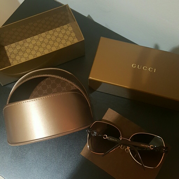 SOLD******Authentic Gucci sunglasses - Picture 4 of 4