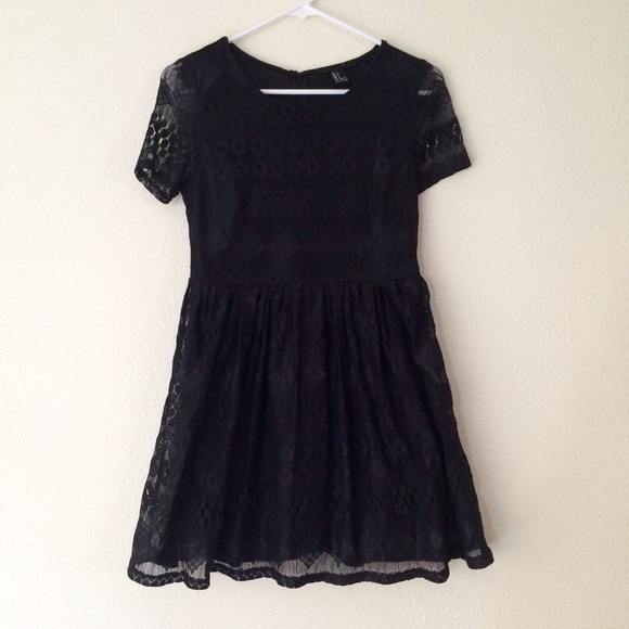 Forever 21 Dresses & Skirts - Black Lace Dress