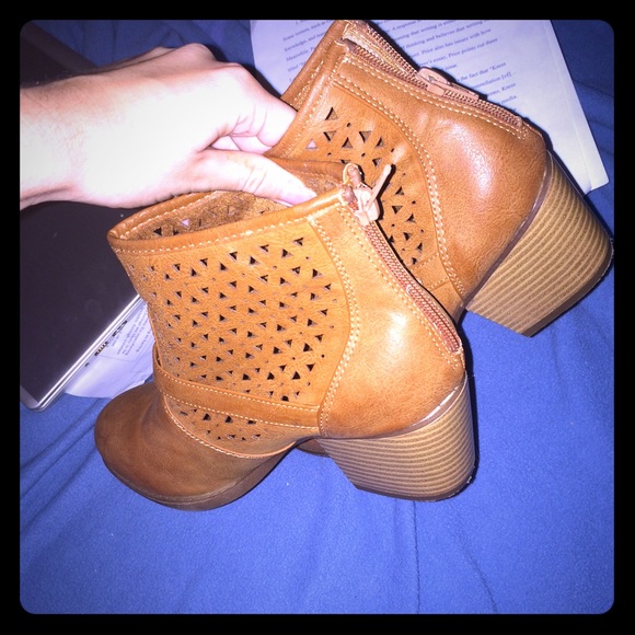 Cute boots!