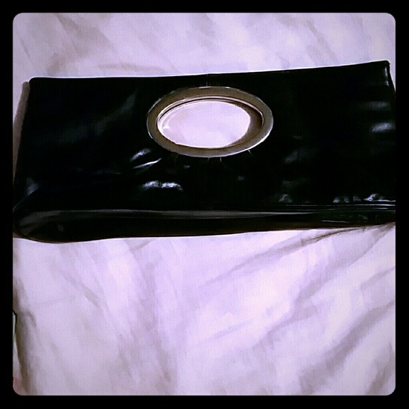 Black clutch