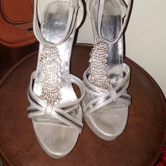 Heels - Picture 2 of 2