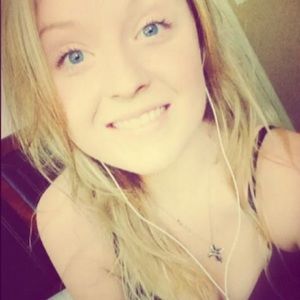 Meet your Posher, Holly