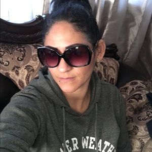 Meet your Posher, Magdalena