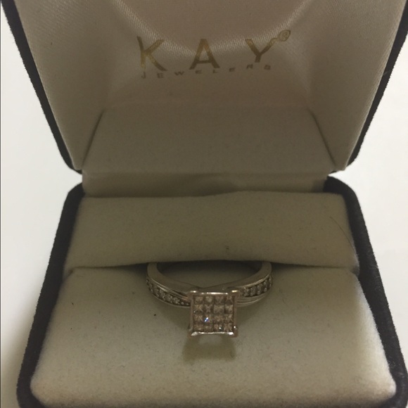 ⚡️SALE⚡️Size 7 Engagement Ring