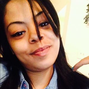 Meet your Posher, Vanessa