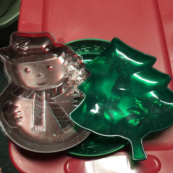 Plastic Christmas dishes