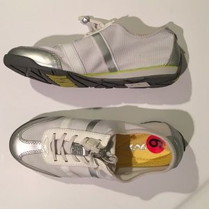 DKNY light weight sneakers sz 6