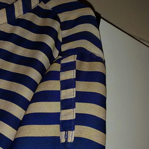 Cute blouse - Picture 3 of 3