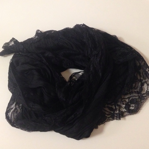 Black lace scarf